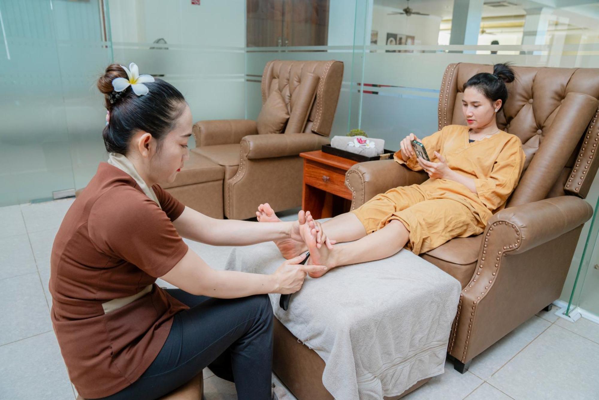 Pursat Riverside Hotel & Spa Bagian luar foto
