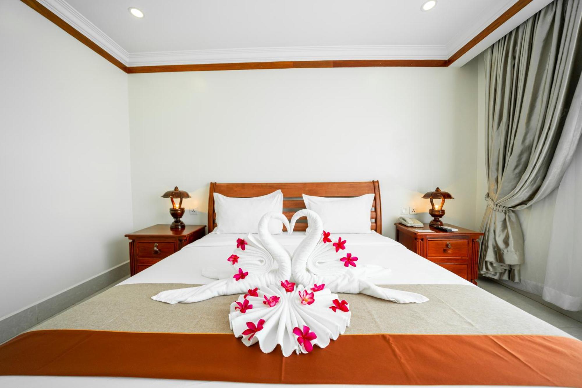 Pursat Riverside Hotel & Spa Bagian luar foto