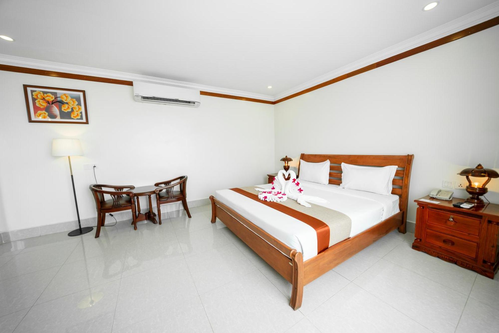 Pursat Riverside Hotel & Spa Bagian luar foto