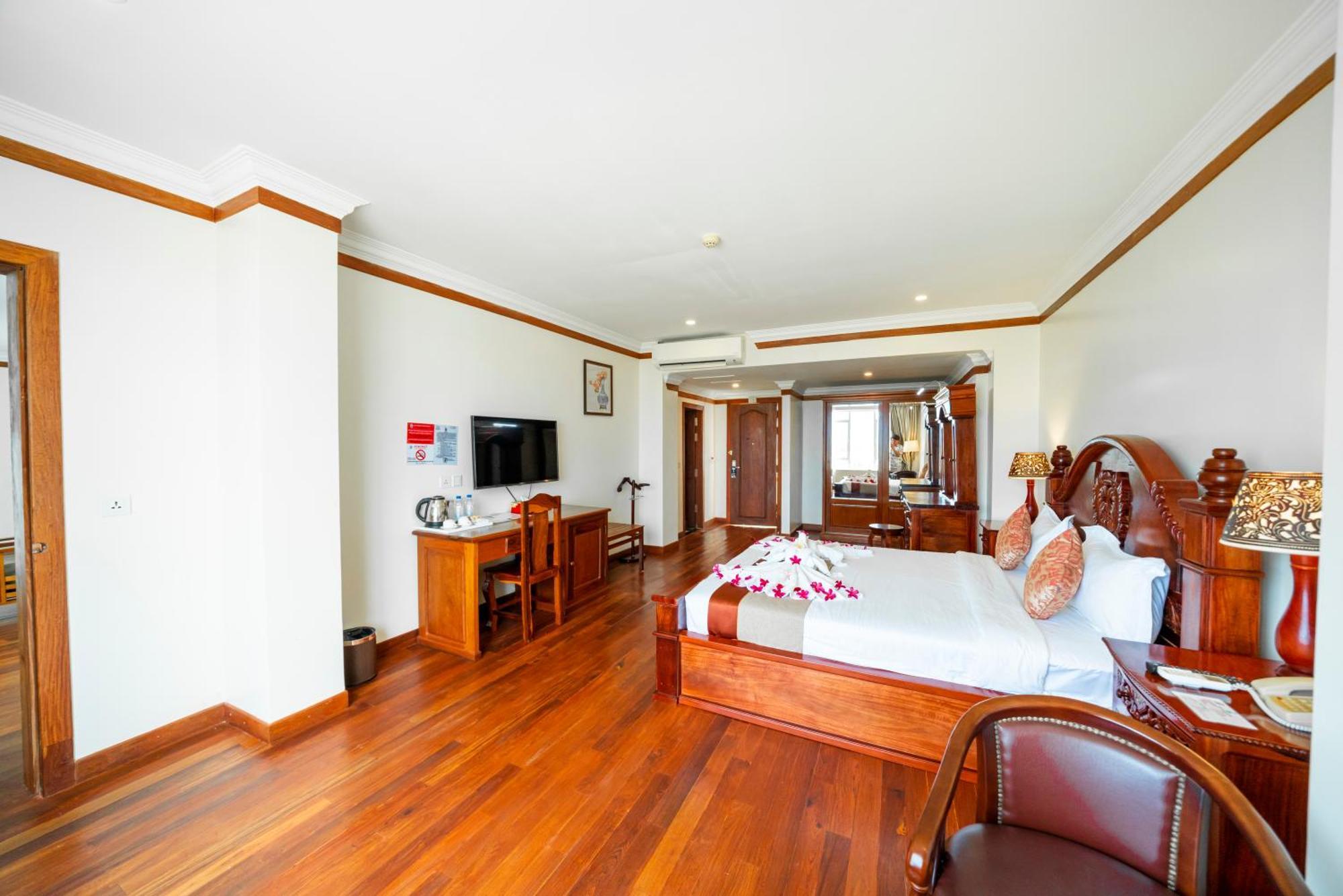 Pursat Riverside Hotel & Spa Bagian luar foto