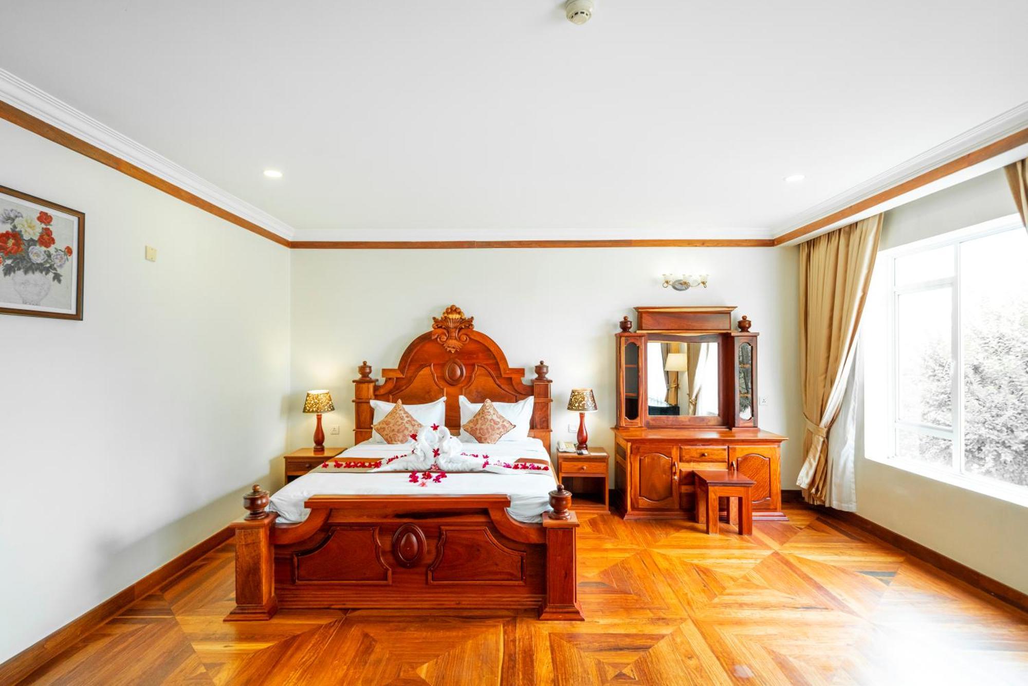 Pursat Riverside Hotel & Spa Bagian luar foto