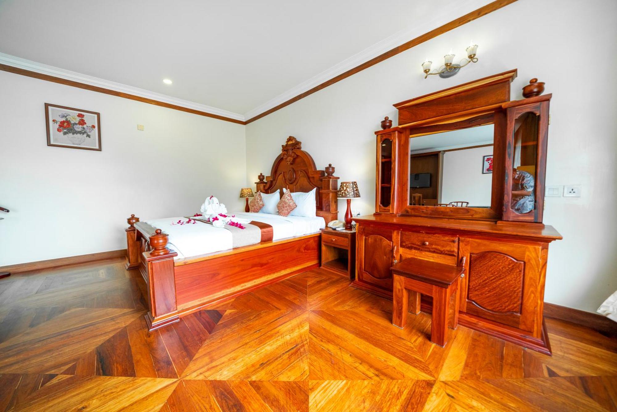 Pursat Riverside Hotel & Spa Bagian luar foto
