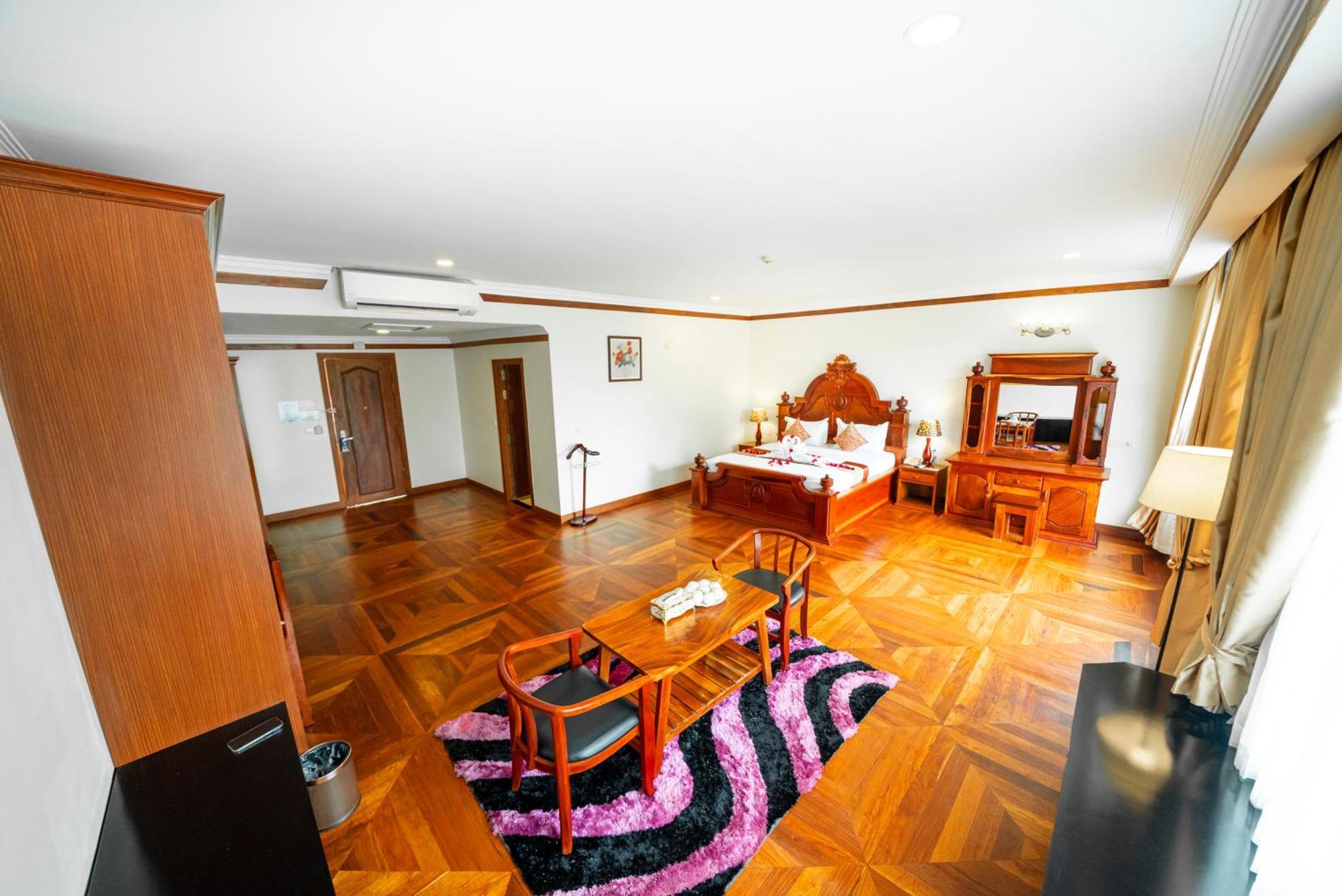 Pursat Riverside Hotel & Spa Bagian luar foto