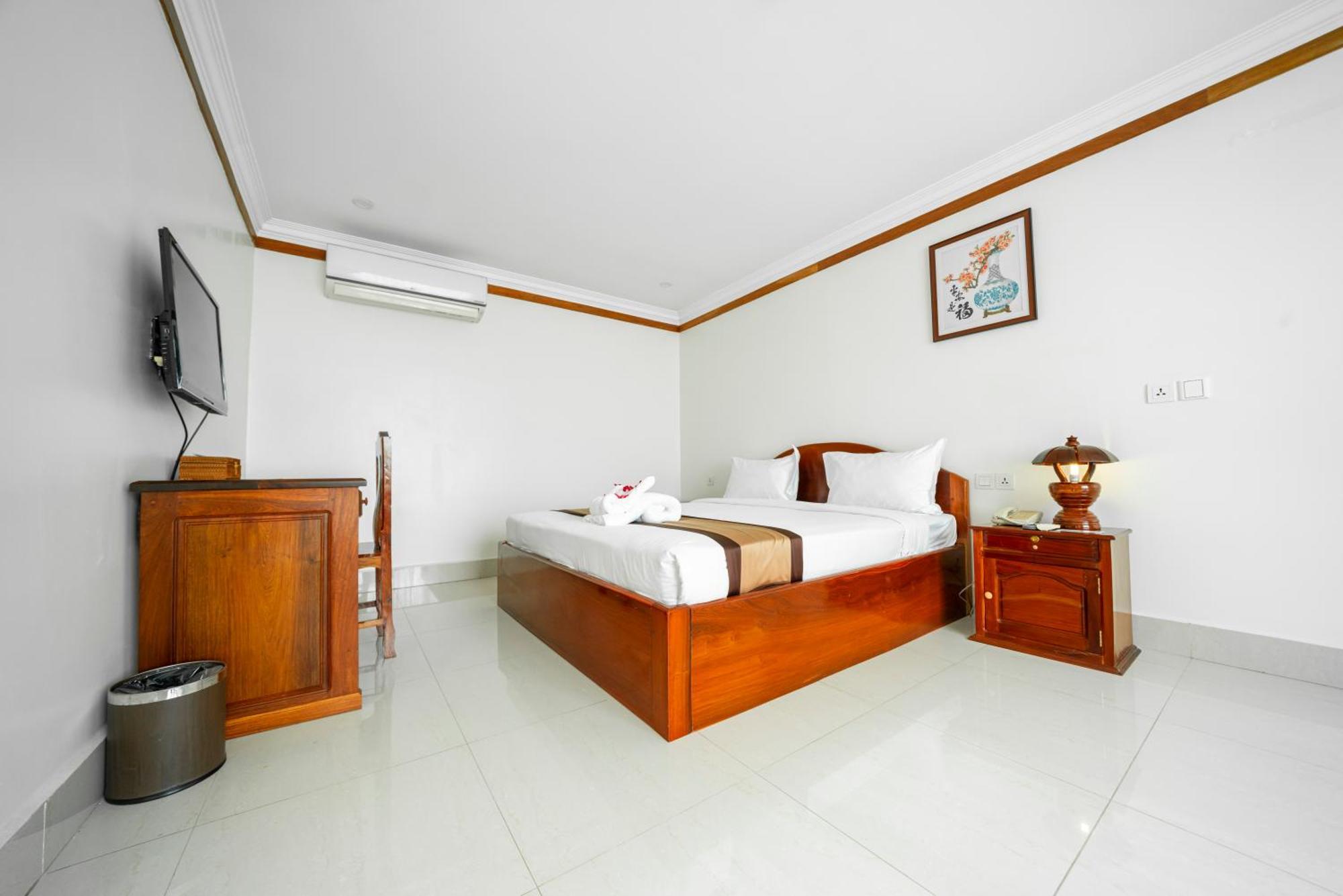 Pursat Riverside Hotel & Spa Bagian luar foto
